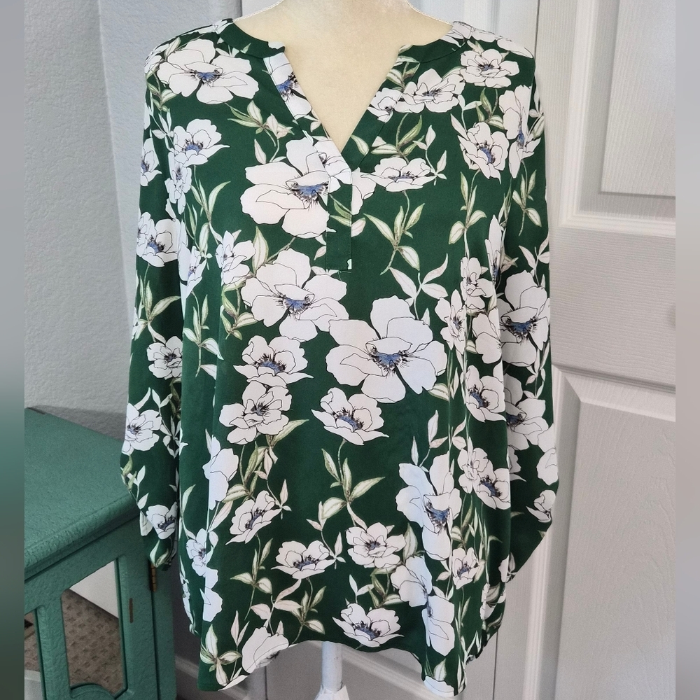 Daniel Rainn Green Floral V-Neck Blouse XL Lightweight 3/4 Sleeve